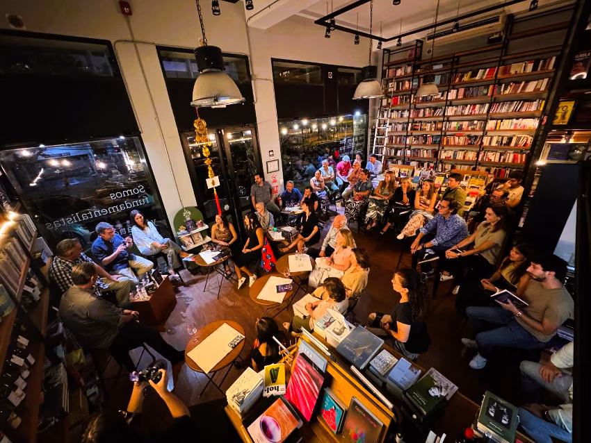 la vespa rosada | leonardo.pe